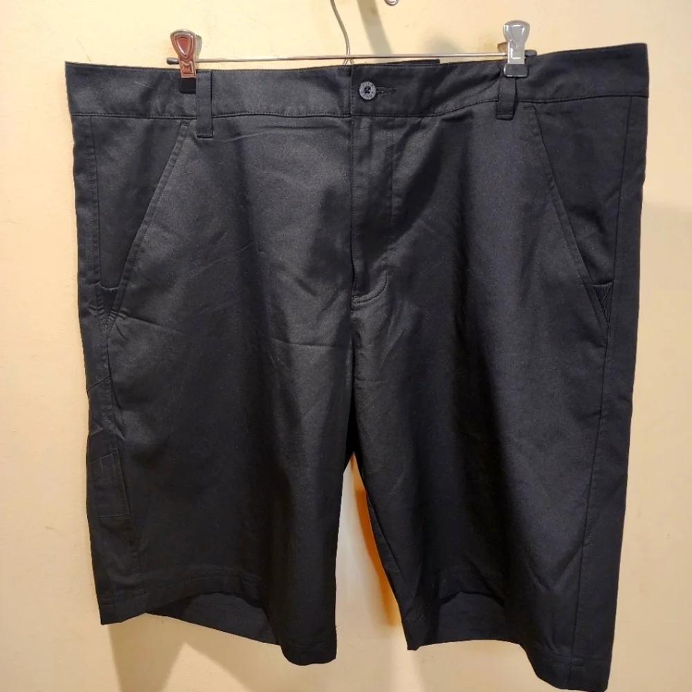 FILA Men's Black Golf Bermuda Flat Front Short Size 38